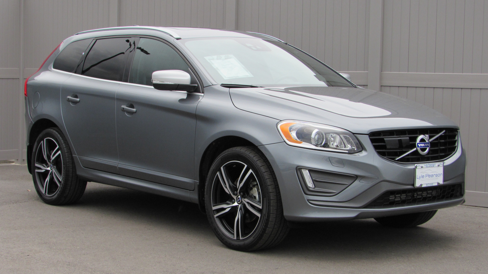 PreOwned 2017 Volvo XC60 T6 AWD RDesign Sport Utility in Boise